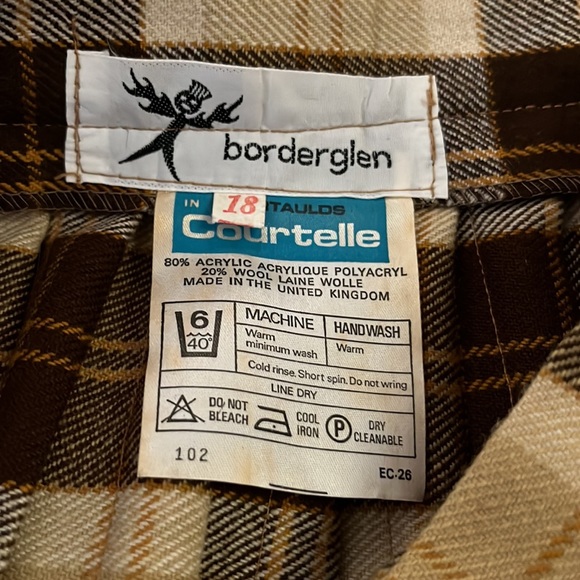 Vintage long plaid wool skirt pleated fringe leather buckles acrylic blend UK - Picture 4 of 13